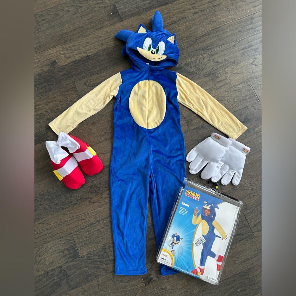 Boys Sonic Costume - Size M / 8-10